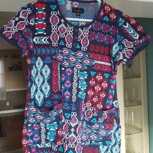 Small peaches scrub top